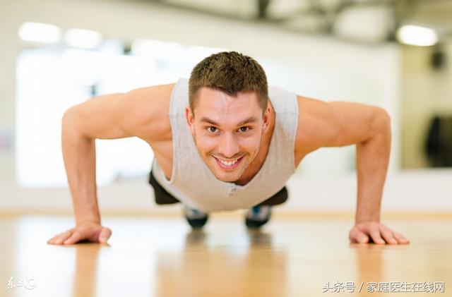 造人前这个动作做10分钟,男人轻松“坚持不懈”半小时