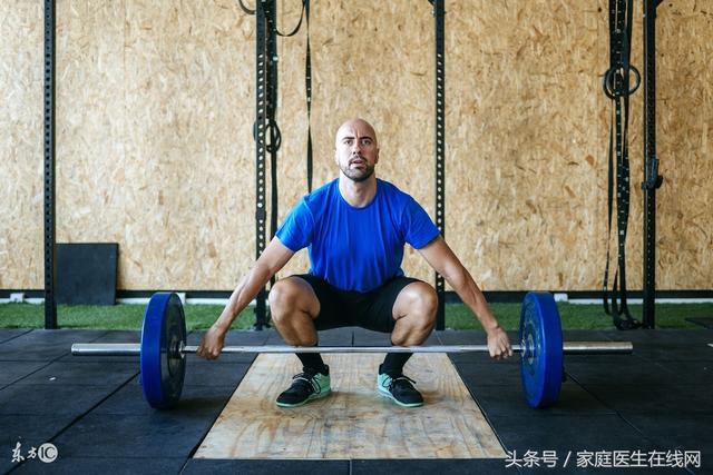 造人前这个动作做10分钟,男人轻松“坚持不懈”半小时